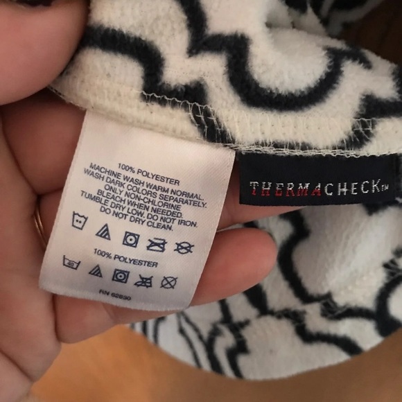 SOLD Plus Size Fleece Pullover - Picture 4 of 4